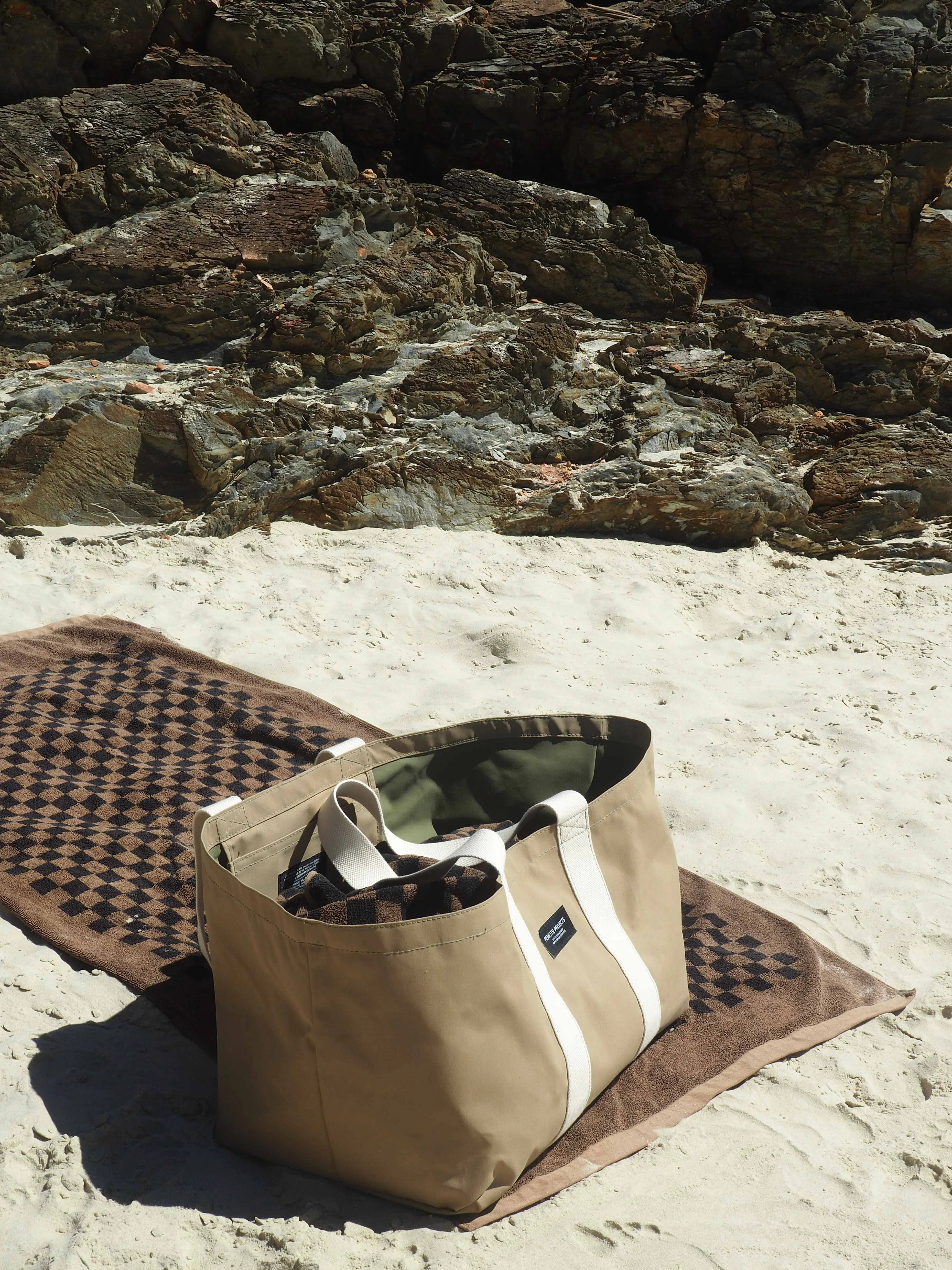 AUSTRALIAN MADE UTILITY BAG - SAND/WHITE
