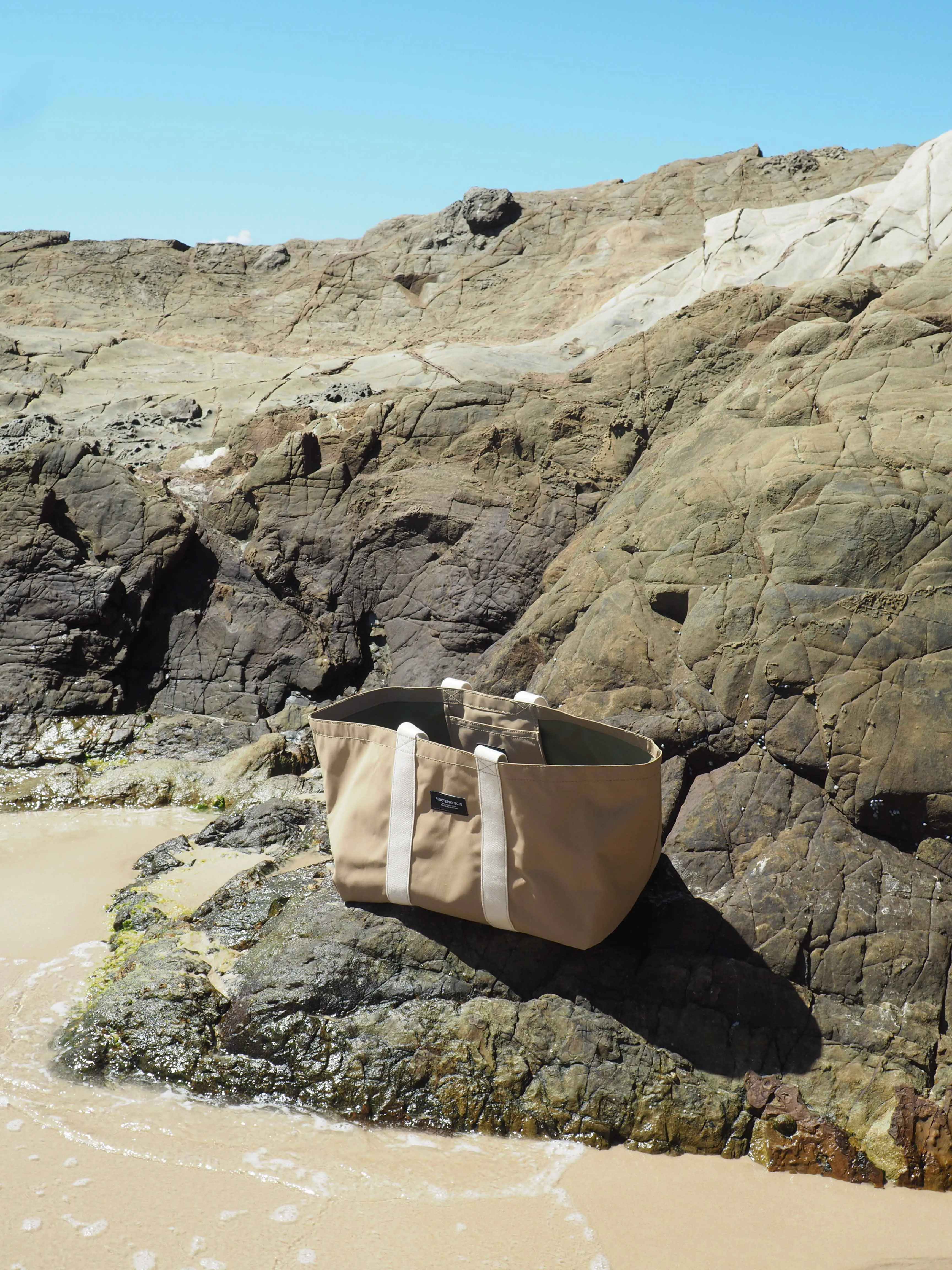 AUSTRALIAN MADE UTILITY BAG - SAND/WHITE