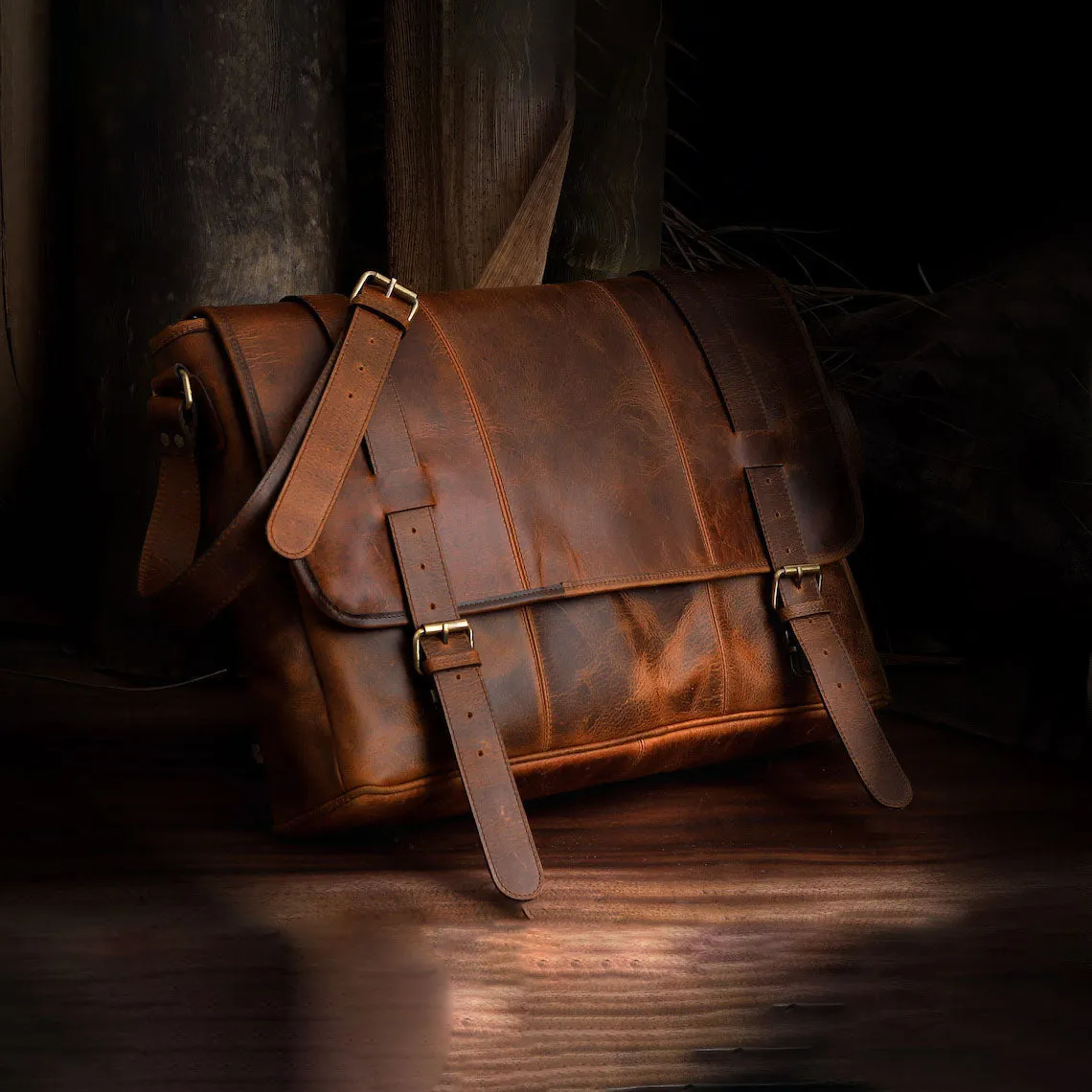 Dazzlo Handmade Leather Messenger Bag - Dark Brown / Tan - 13"