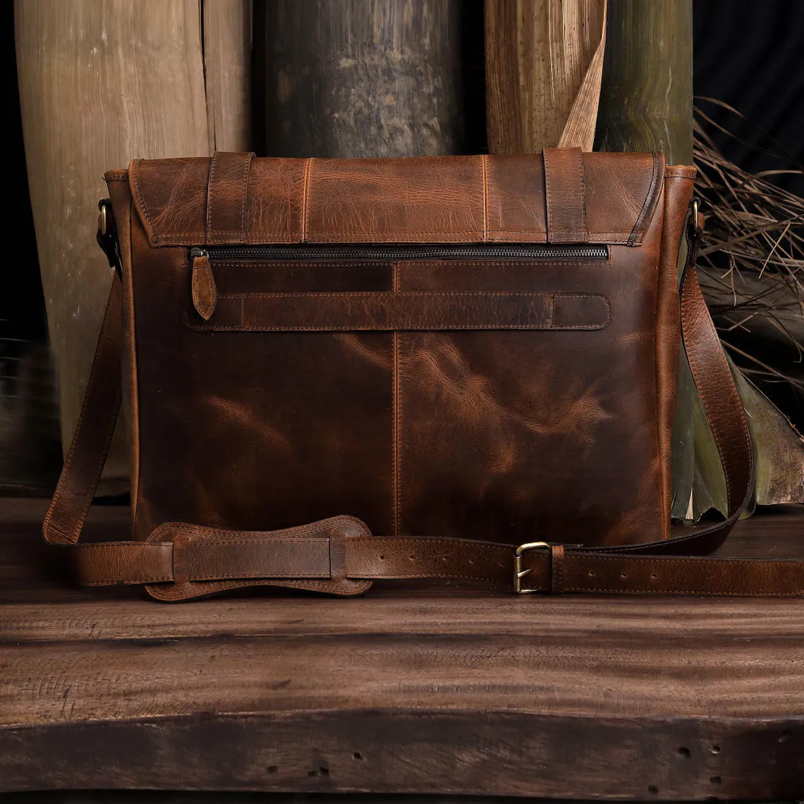 Dazzlo Handmade Leather Messenger Bag - Dark Brown / Tan - 13"