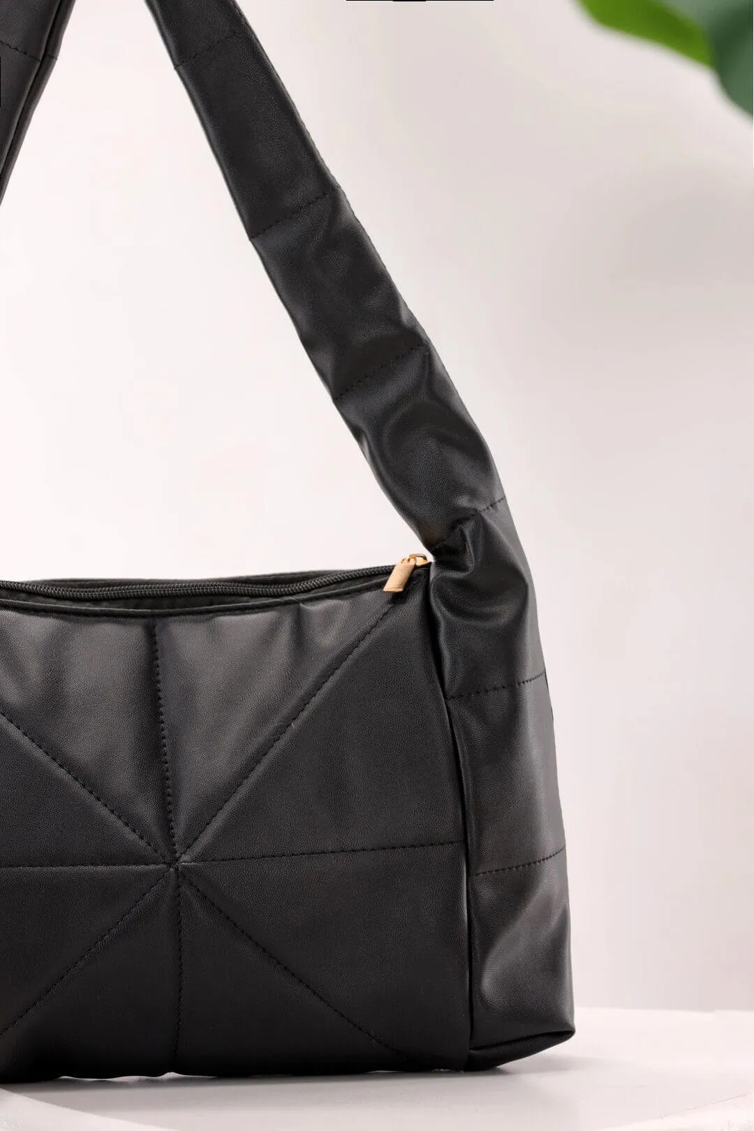 HOBO BLACK