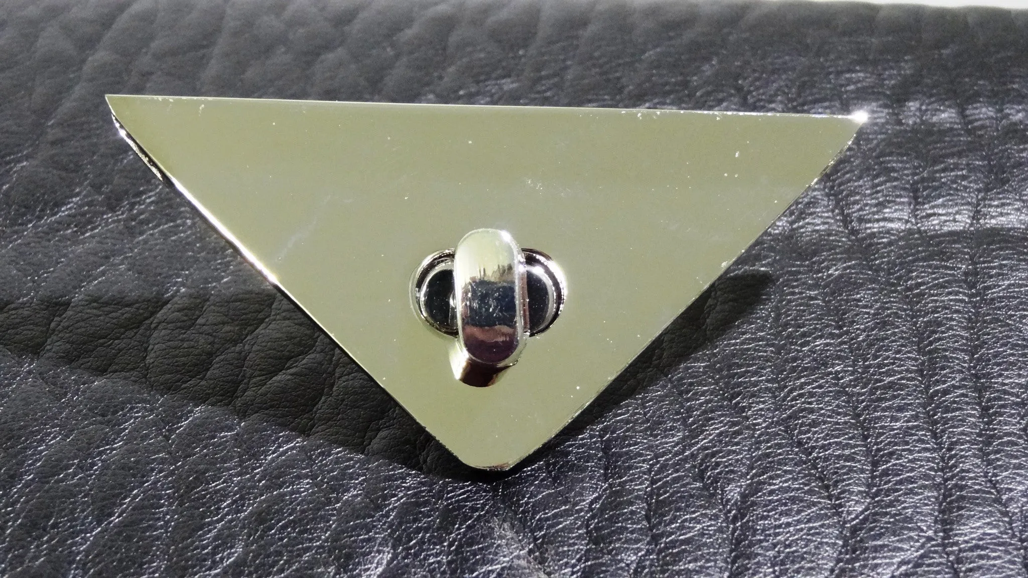 Inventory Reduction --- Triangle Twist Locks - Extra Large