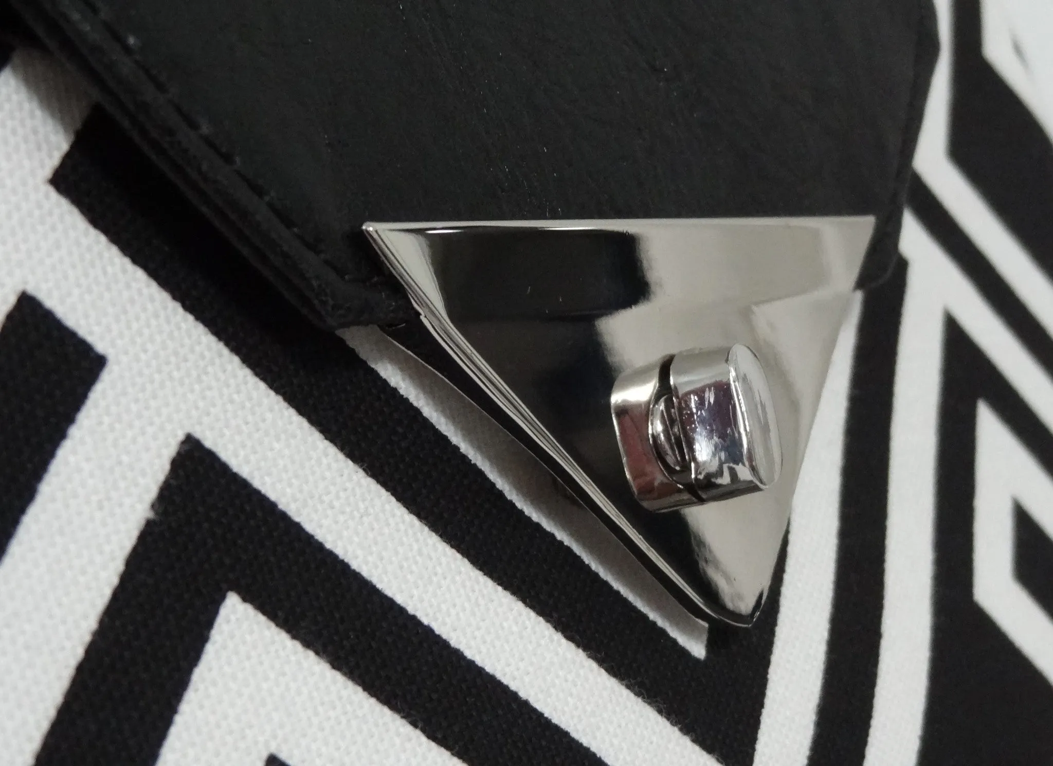 Inventory Reduction --- Triangle Twist Locks - Extra Large