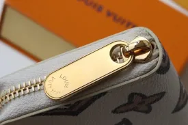Trendy Inspired Louis Vuitton Zippy Coin Purse